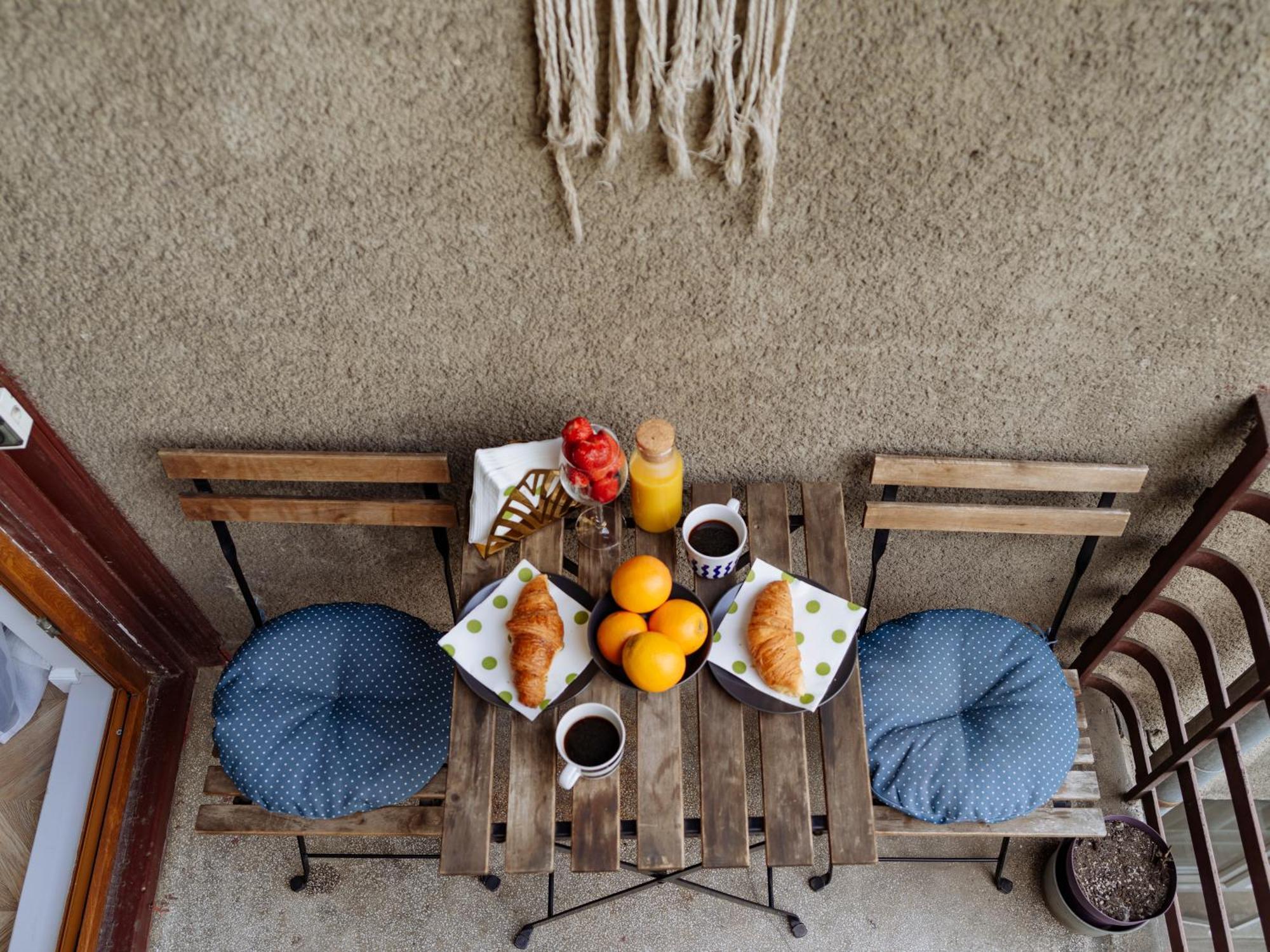 בוקרשט Petite Maison Sur Le Boulevard מראה חיצוני תמונה