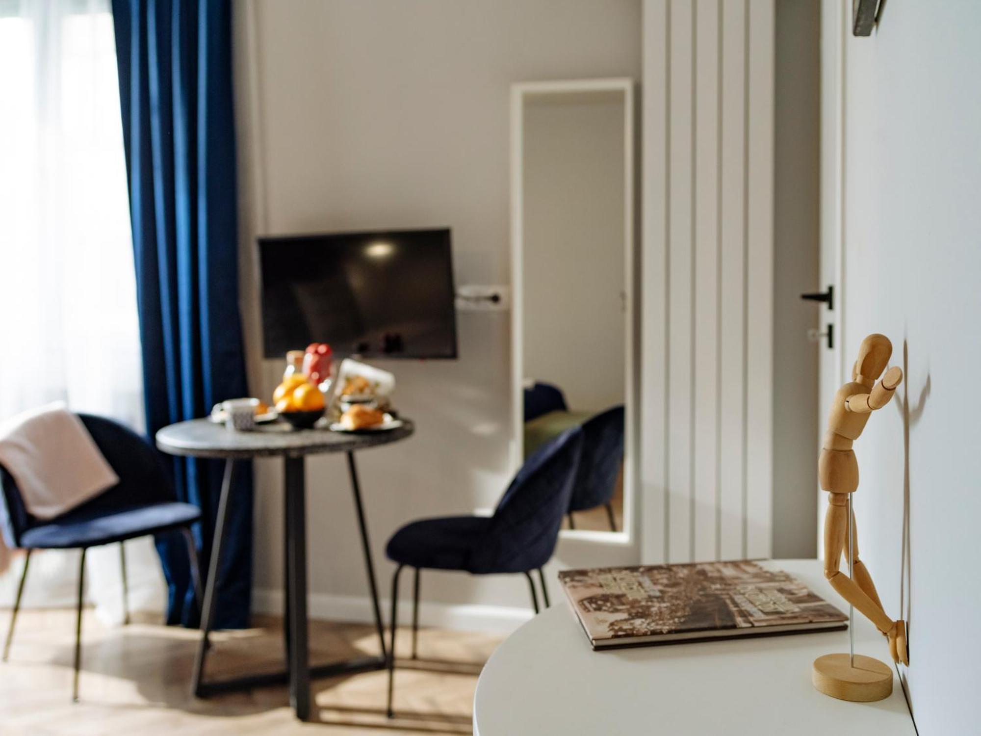 בוקרשט Petite Maison Sur Le Boulevard מראה חיצוני תמונה