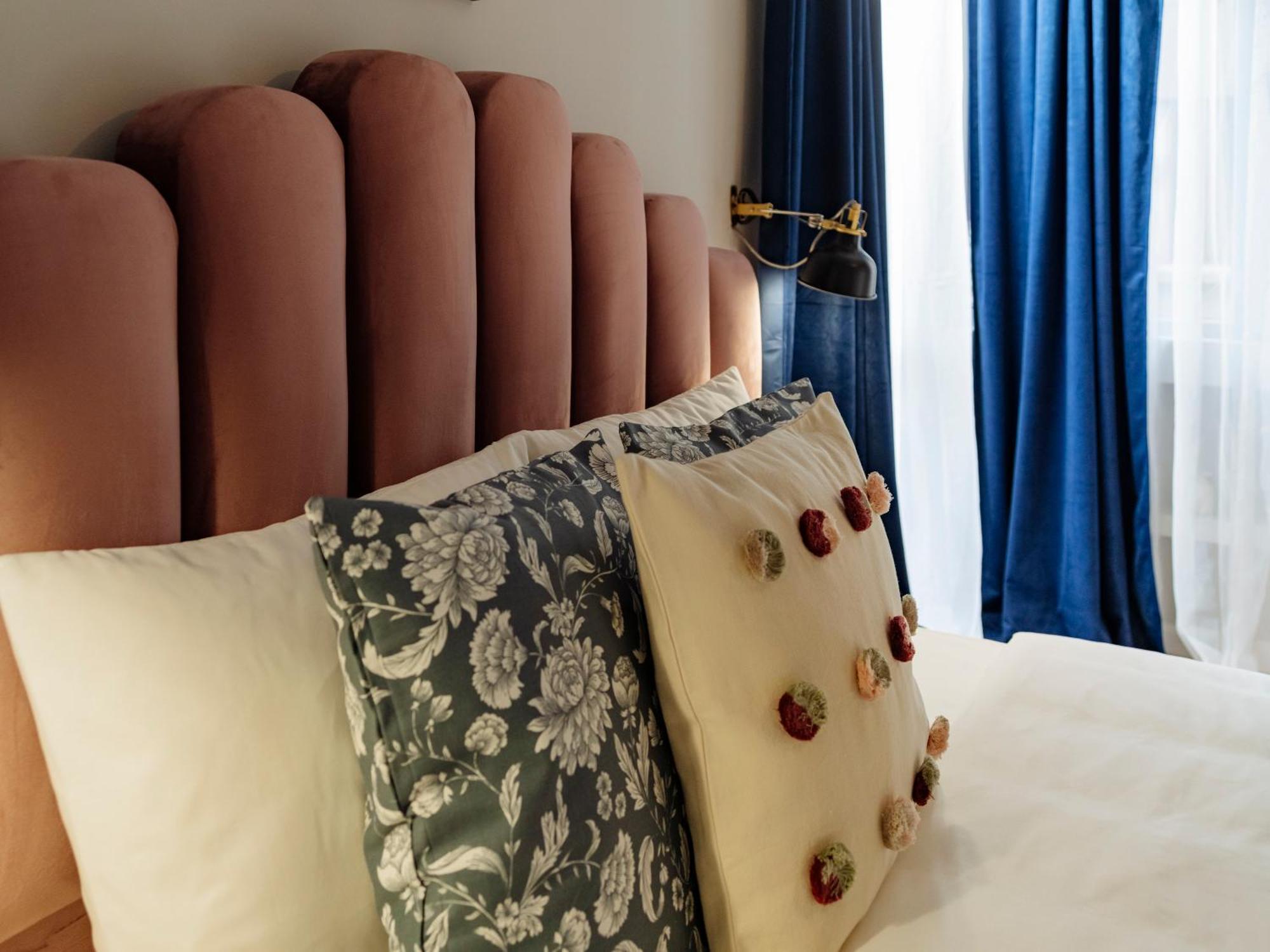 בוקרשט Petite Maison Sur Le Boulevard מראה חיצוני תמונה