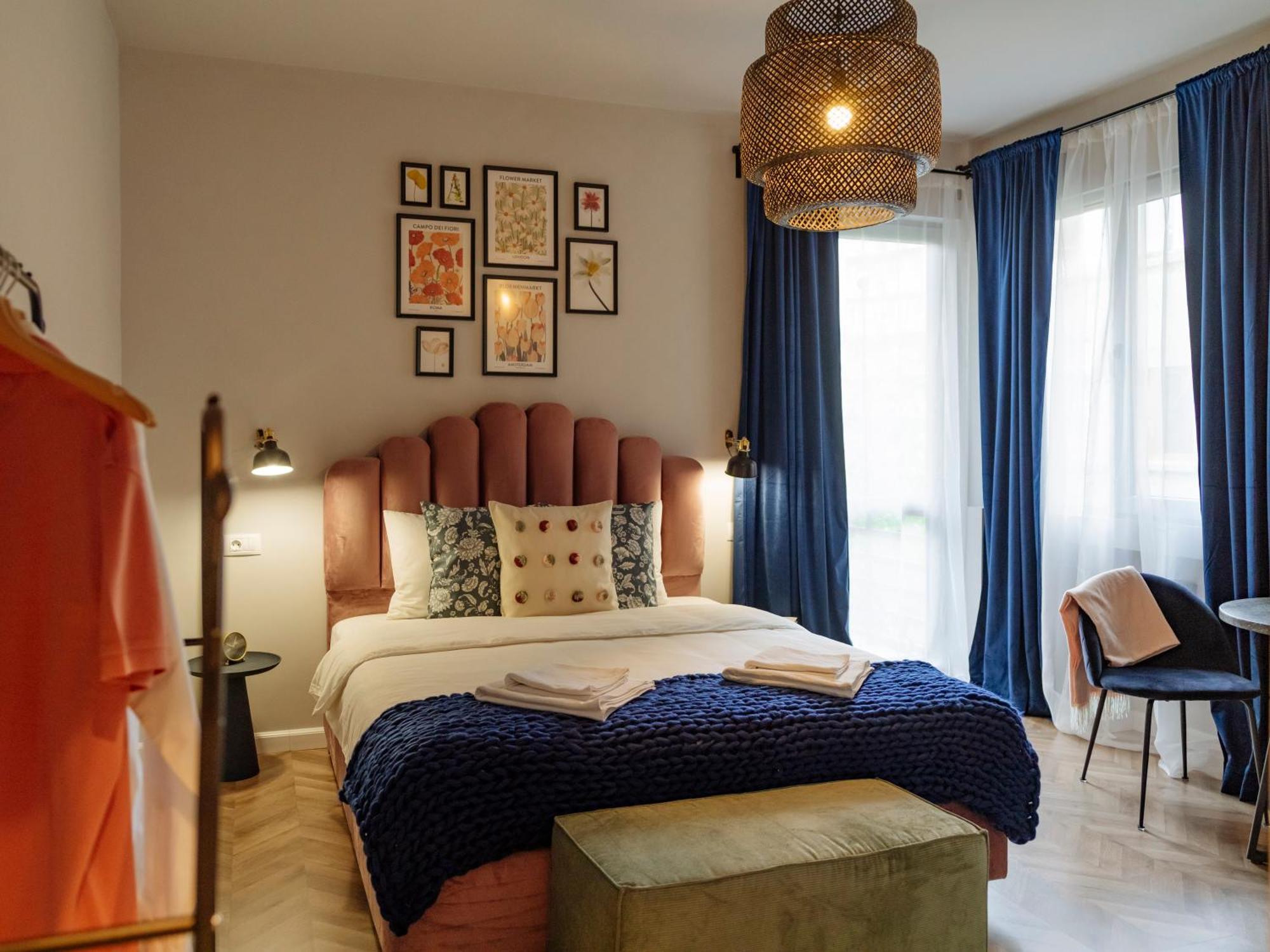 בוקרשט Petite Maison Sur Le Boulevard מראה חיצוני תמונה